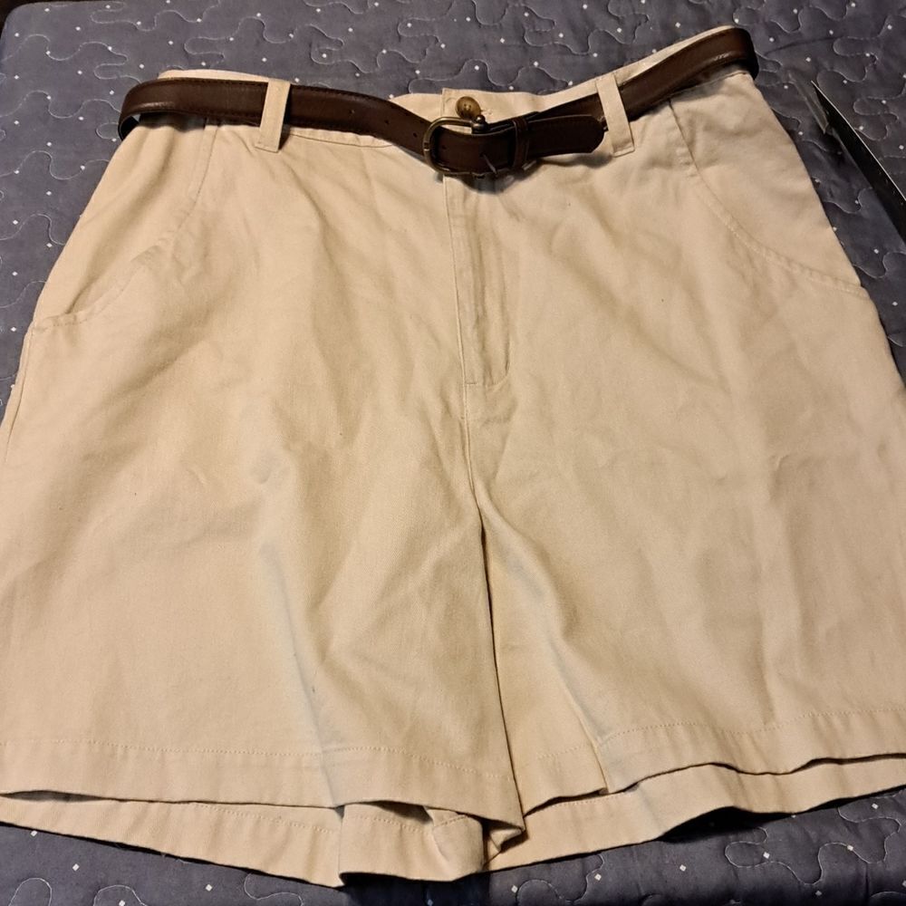 Relativity tan belted shorts size 10 NWT